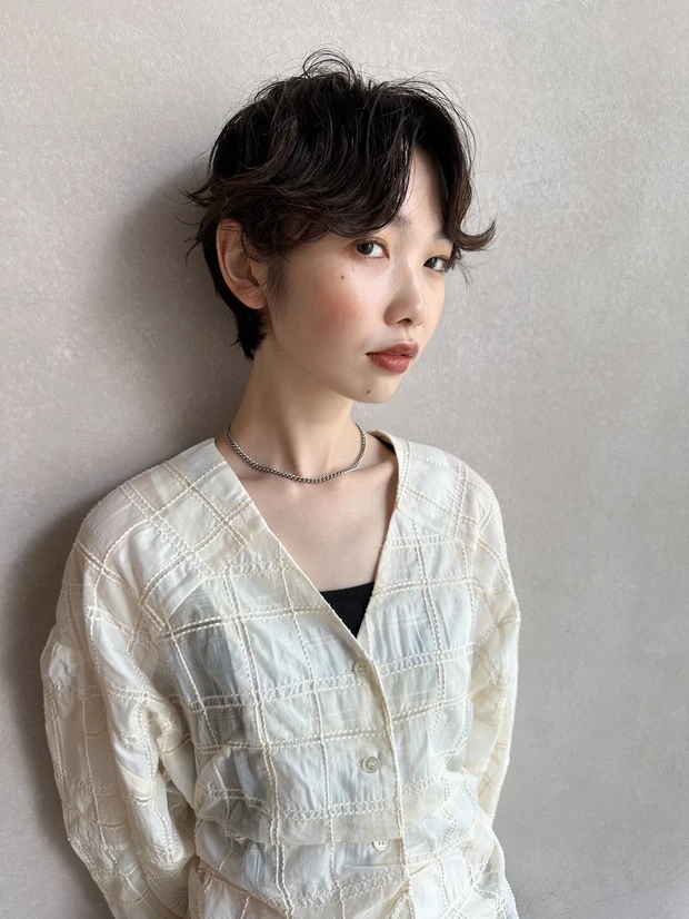 ヘアカタログ　ショート　ショートヘア　前髪あり　サイド