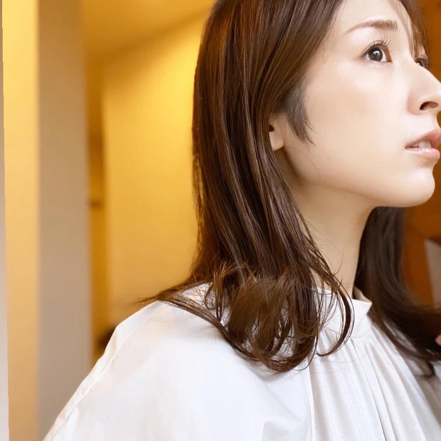 流行りのウエットヘアを品よくキメる。理想的なうるみ髪の秘密とは?!_3