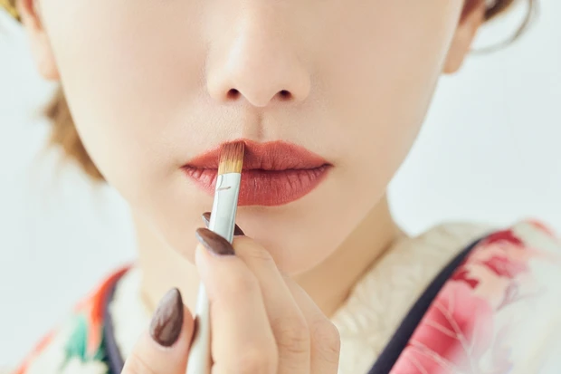 アンティーク柄の振袖にオススメのリップメイクHOWTO　山本舞香