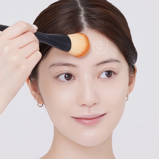 マキア　パウダーファンデーション　塗り方　ブラシ　ロージーローザ 4