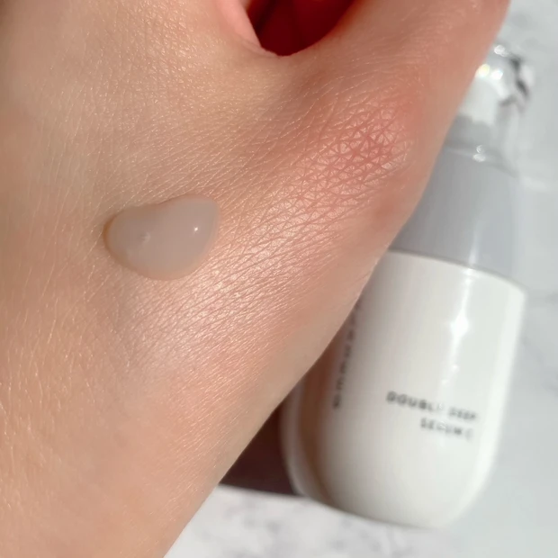 手 美容液 ボトル