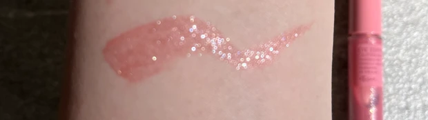 エテュセ  アイエディション　グリッターライナー うさぎピンク 涙袋 グリッター　使い方　口コミ　jan