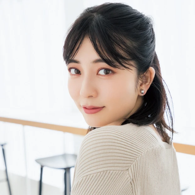 正面からはタイト、後ろはくるりんぱ