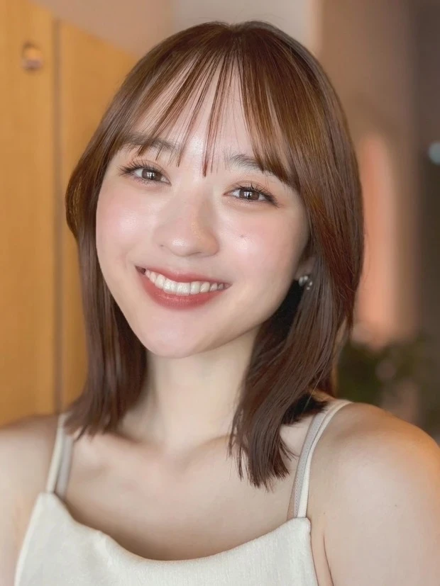 伸ばしかけ　髪型　ロブ　お洒落に決まる&小顔見えも叶う外ハネロブヘア