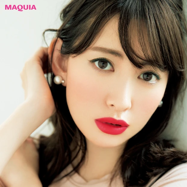 ポイントは「知的さ」。秋のカジュアルファッションにも似合う、洗練メイクを…