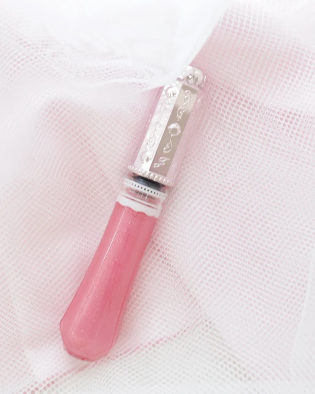   ジルスチュアート. 2025夏コレクション　UVプロテクト シマリング リップ