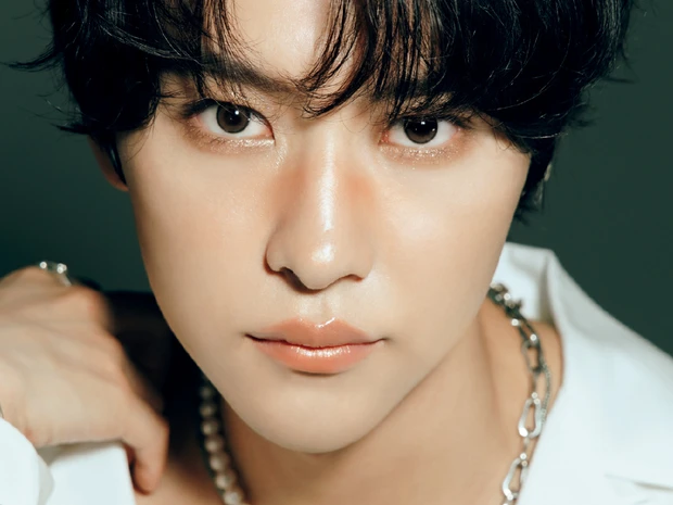 ROIROM・本多大夢さんがまとうトレンドメイク。　「メンズにも映える日焼け風チークが新鮮でした」