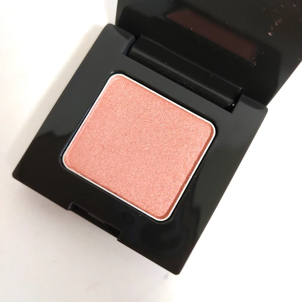 オサジのメイクアイテムで色遊び。シアー×ブルーメイク｜オサジのスプリングコレクションアイシャドウとアイライナーを紹介_3_1