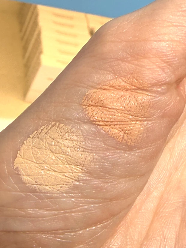 &be テンシーラーUVプラス  ライトベージュ＆オレンジ スウォッチ