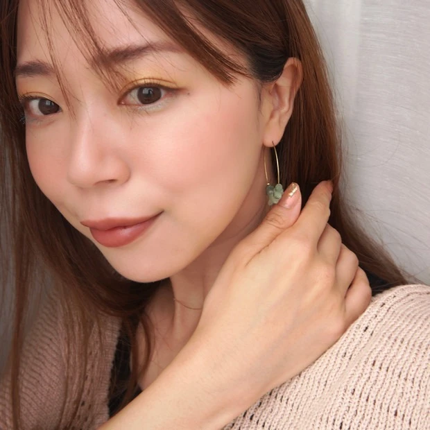 【おすすめ粘膜リップ①】 ヴィセ「ネンマクフェイク ルージュ」 人気色「BR350 林檎の口づけ」　スウォッチ　着画像　仕上がり