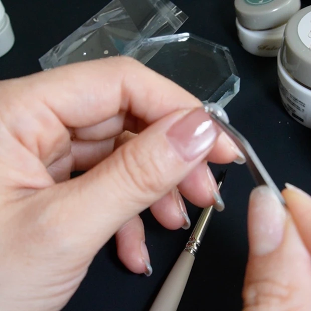 100均のネイルパーツポイントジュエル