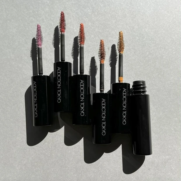 アディクション_夏コスメ2023_アイブロウマスカラ カラーニュアンス