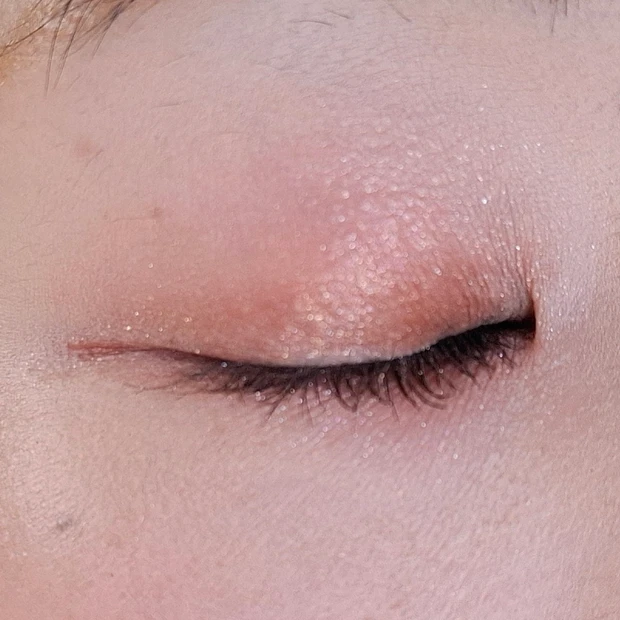 完売続出！？持ち運び多色パレットにラメバージョン登場！キャンメイク プティパレットアイズ（スパークリングタイプ）をレビュー_7_3