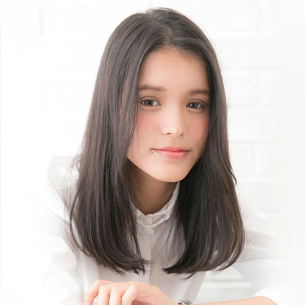 ざっくりカットラインの「ブラントヘア」は、透け感をプラスしてナチュラルテ…