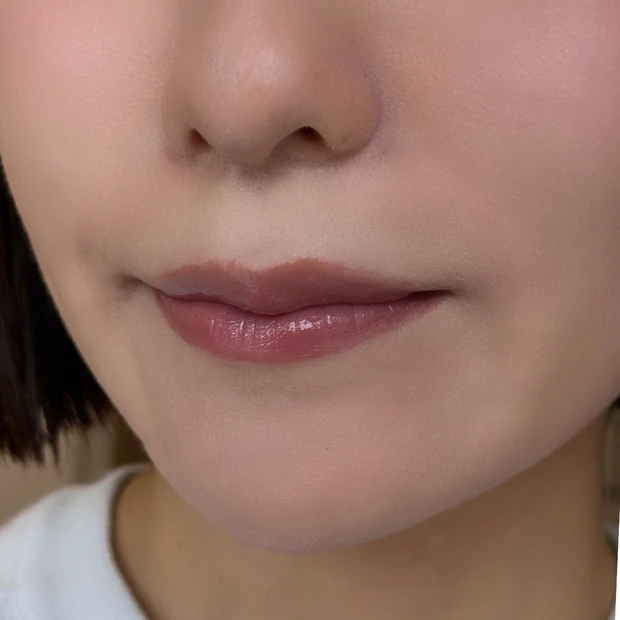 KATE リップモンスター ツヤバース G04 スパイダーリリー調香師 スウォッチ 仕上がり