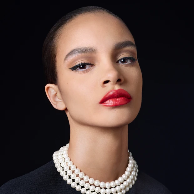 ローズ ラディアント(ウォーム ローズウッド)、ベージュ エクラタン(ピーチベージュ)