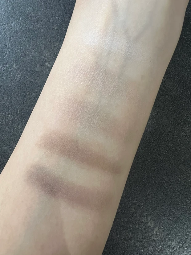 眉に悩んでるあなたにおすすめ！今っぽい眉を作るならこれ！
LUNASOL「スタイリングアイゾーンコンパクト N 」02 ソフトアッシュをご紹介します♪_3