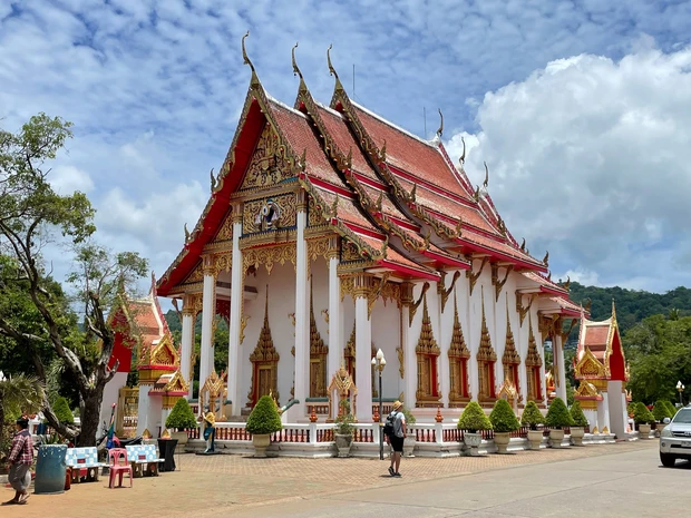 ワット・チャロン（Wat Chalong）寺院