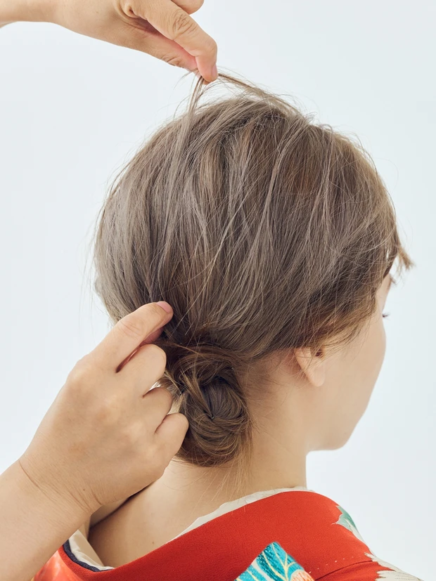 山本舞香 アンティーク柄振袖ヘアアレンジ HOWTO6