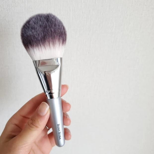 ロージーローザ パウダーファンブラシ