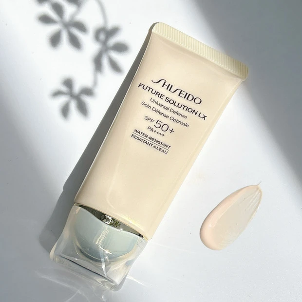SHISEIDO フューチャーソリューション LX ユニバーサル ディフェンスs