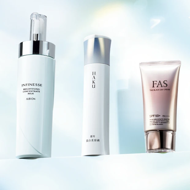 ブライトニングの急先鋒・ミトコンドリアケアできる新作は？ シミケアだけで…