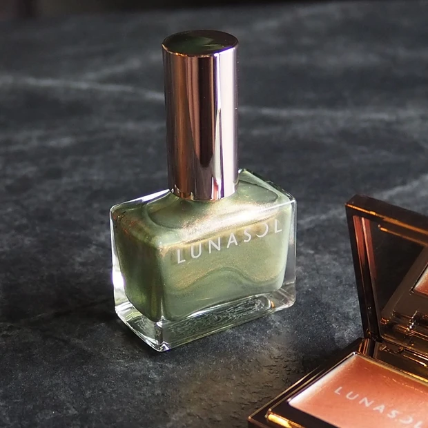 ネイルポリッシュ＜EX54 Iridescent Haze＞