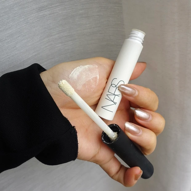 【NARSのベースメイク】究極の美肌を叶える愛用歴長めの名品5選:スマッジプルーフ　アイシャドーベース