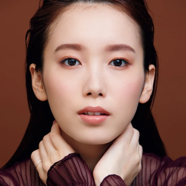 これがプロの技☆ 芯があるのに女性らしい「透けマット肌」のつくり方