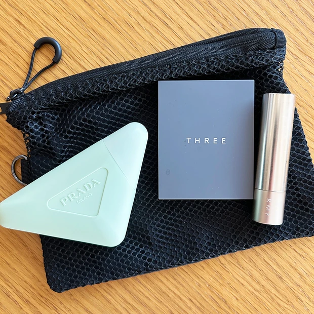 ポーチの中身　マキア アラサーエディター　髙橋里佳