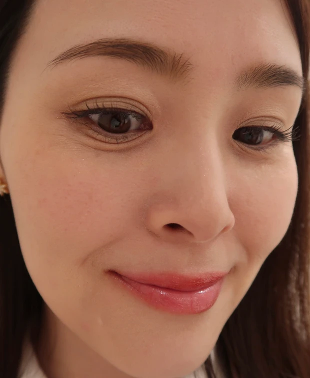 【軽く抑えるだけでパウダーをはたいたかのようにメイク直しができる魔法のシート】Biore メイク直しシート_3_2