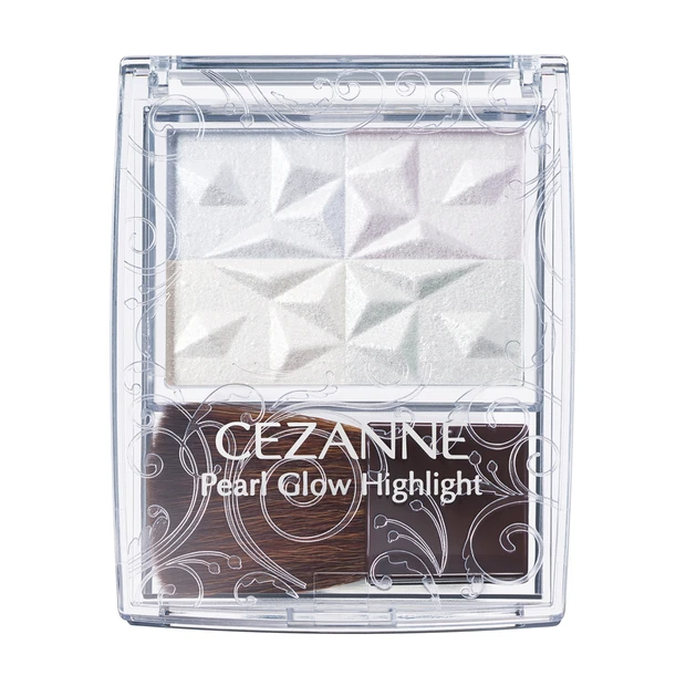 セザンヌのホリデーは大人気パールグロウハイライトの限定カラー“スノーファンタジー”【クリスマスコフレ2025】