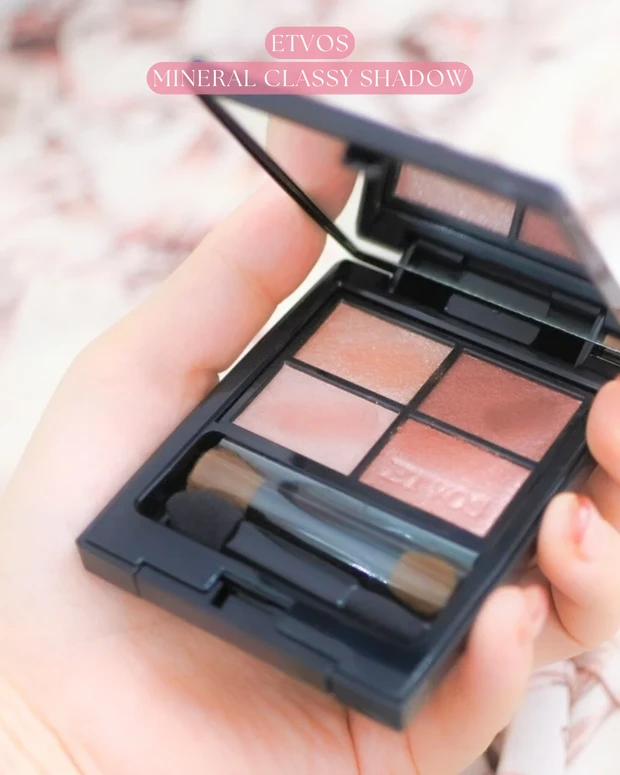 エトヴォス ミネラルクラッシィシャドーのアイシャドウパレット。ブルベ冬におすすめのカラー、シフォンピンク。