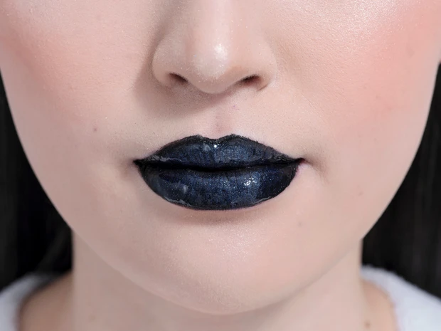 【Y3Kメイク】のやり方をGYUTAE(ギュテ)さんが解説。「攻め」だけで終わらない究極テクニック_8