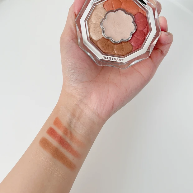 ジルスチュアート ジルスチュアート ブルームクチュール アイズ 06