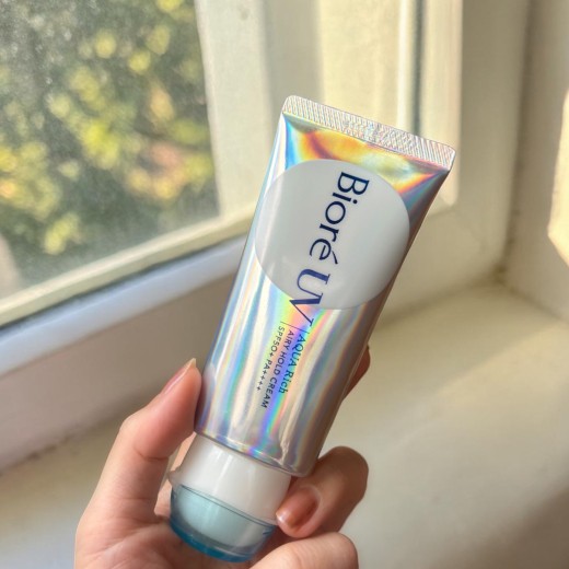 ビオレUV アクアリッチ エアリーホールドクリーム