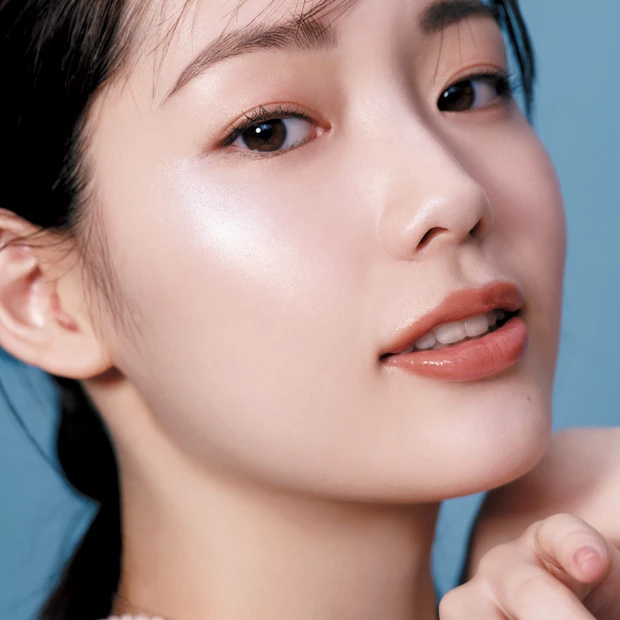 ディオール「ルミナイザー」が洒落顔になれると話題！ メイクアップアーティ…