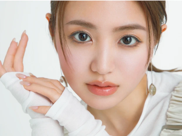 【春の透明感肌レシピ】あえて血色を抑えるメイクHOW TO！涼やか肌がトレンド