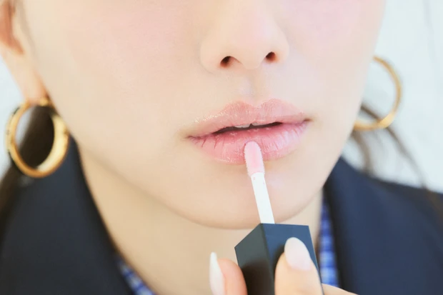 山本舞香のBeauty Script 【2024春夏トレンドメイク】Miu Miu編 HOWTO③