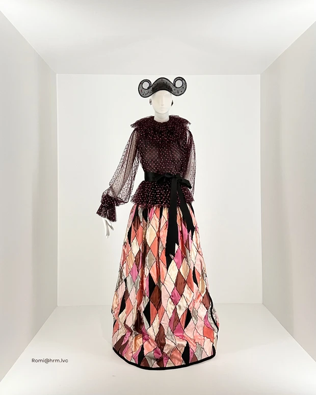 イヴ・サンローラン展