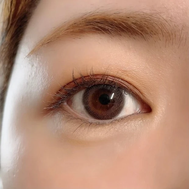 【涙袋メイク】3STEPでできる涙袋メイク_2. 涙袋の下に影になるラインを引く1