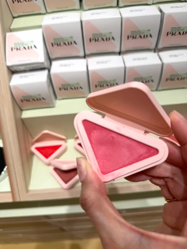 プラダ タッチ  チューリップ