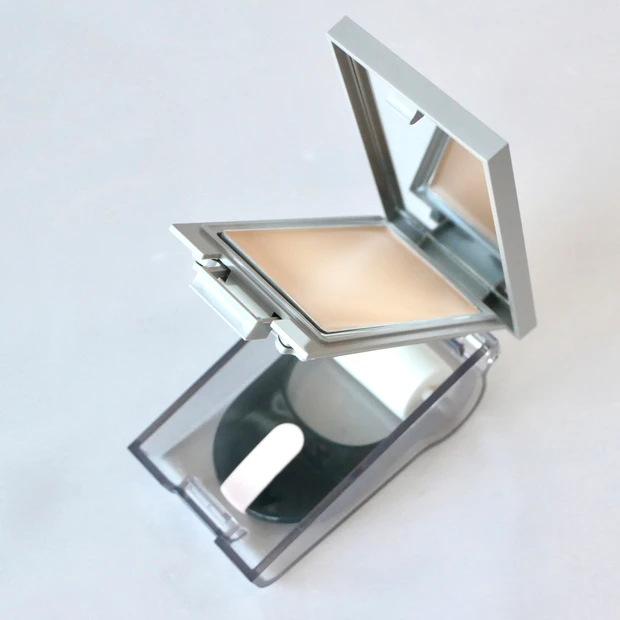 プリマヴィスタ デイトリートメントバーム ローラーファンデ