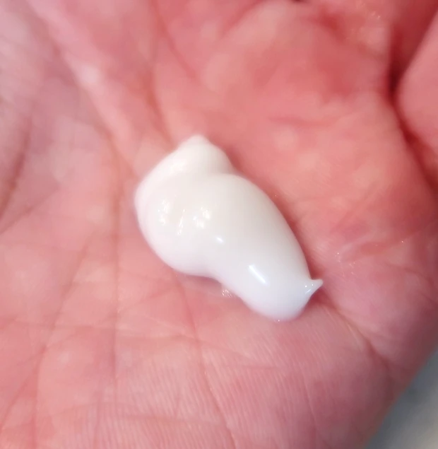 KOSE ザ リペア エマルジョンのテクスチャー