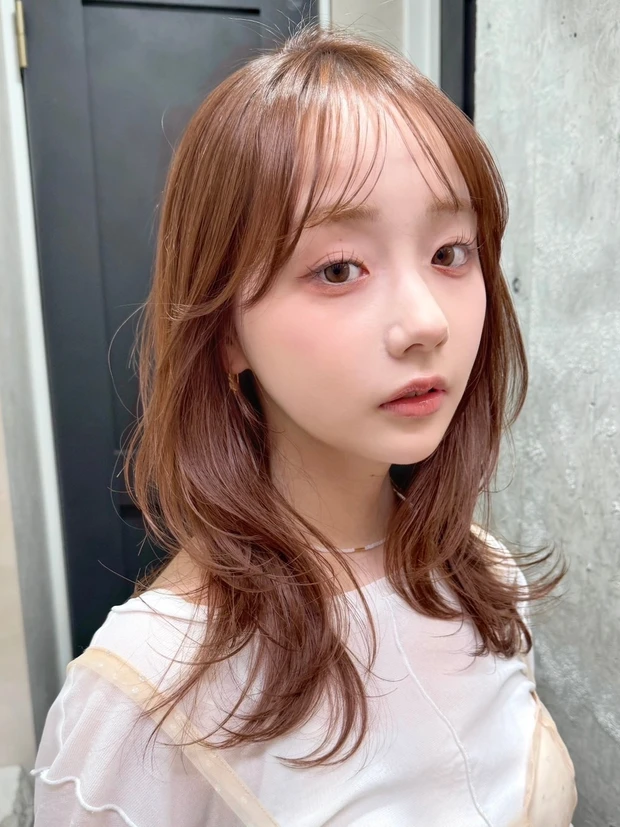 髪型　ミディアムレイヤー　ミディアムヘア　小顔ヘア　スタイリング