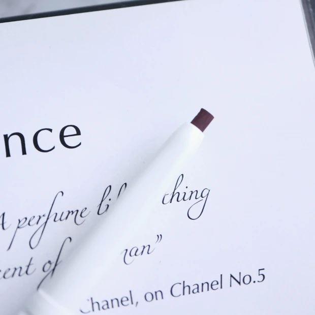 初心者でもするする描ける"ふわとろ"質感！？絶妙ニュアンスカラーのアイライナー♡_3_1