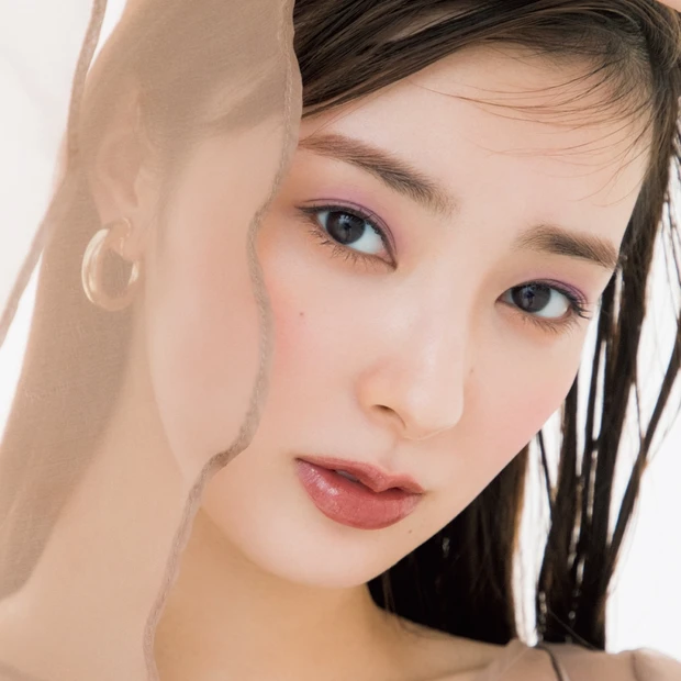 今どきアイメイクはNot 締め色！ シングルシャドウの掛け合わせで美人印…