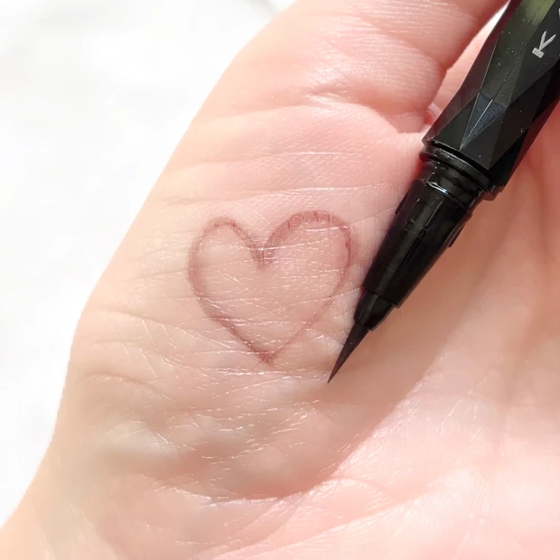 イエベ春向け KATE スーパーシャープライナーEX4.0　BR-3 ウォームブラウンのスウォッチ