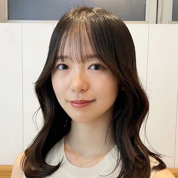 小嶋陽菜さんの愛用コスメや美容が知れる特集が多いところが好きです！YouTubeもよく見ていて、MEGUMIさんの「それ、美容で解決できるから！」シリーズや、小栗有以さんのアイドルメイク動画も参考にしています♪