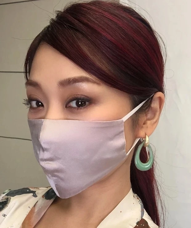 【マスクメイクのポイント2】 ななめ45°チークで色っぽ美人に